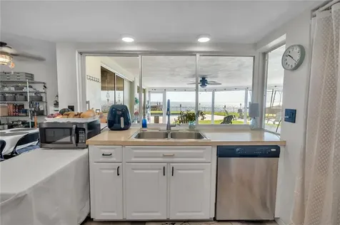 5820 Bahama Shores Drive S St Petersburg FL 33705