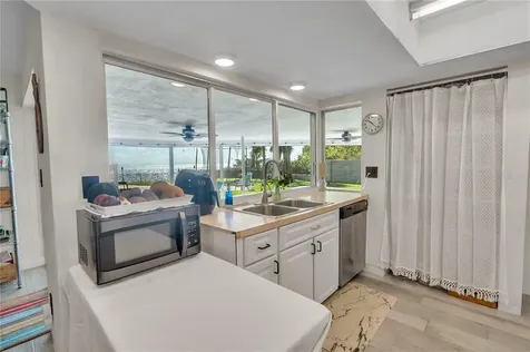 5820 Bahama Shores Drive S St Petersburg FL 33705