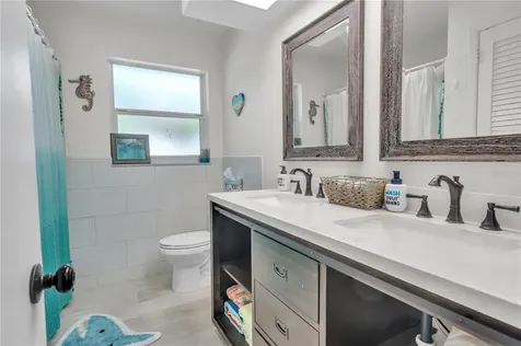 5820 Bahama Shores Drive S St Petersburg FL 33705
