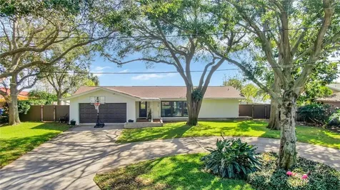 5820 Bahama Shores Drive S St Petersburg FL 33705