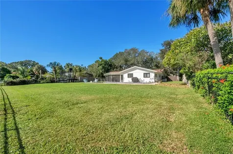 5820 Bahama Shores Drive S St Petersburg FL 33705