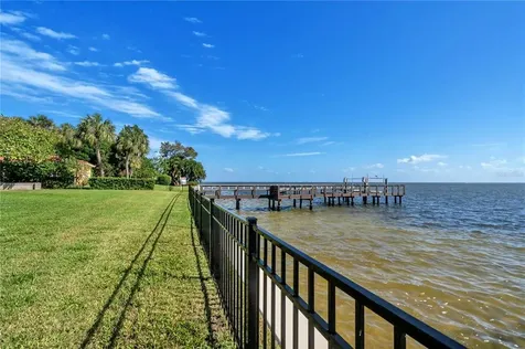 5820 Bahama Shores Drive S St Petersburg FL 33705