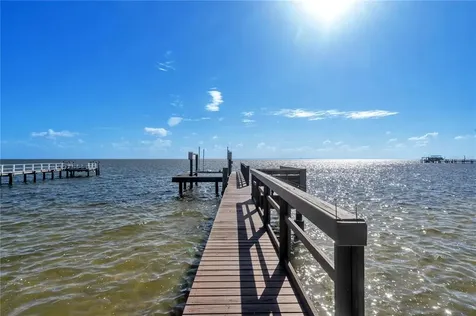 5820 Bahama Shores Drive S St Petersburg FL 33705
