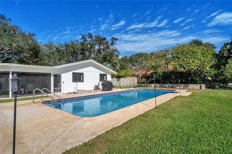 5820 Bahama Shores Drive S St Petersburg FL 33705