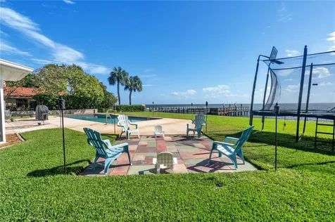 5820 Bahama Shores Drive S St Petersburg FL 33705