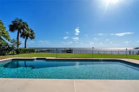 5820 Bahama Shores Drive S St Petersburg FL 33705