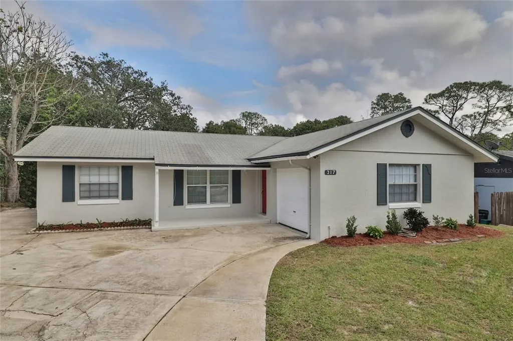 217 Agua Vista Street Debary FL 32713