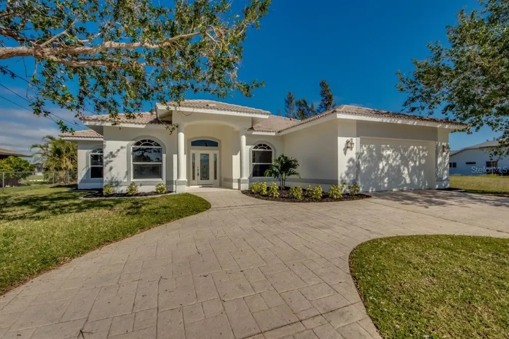 207 SE 17th Street Cape Coral FL 33990