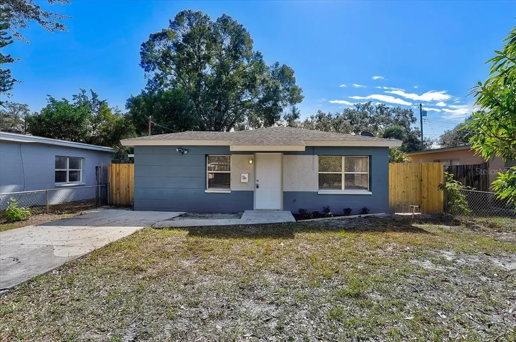 7528 37th Avenue N St Petersburg FL 33710