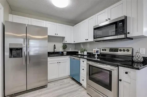 7528 37th Avenue N St Petersburg FL 33710