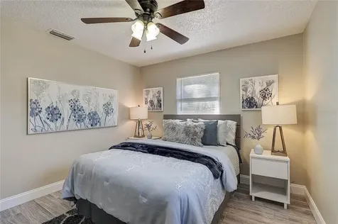 7528 37th Avenue N St Petersburg FL 33710