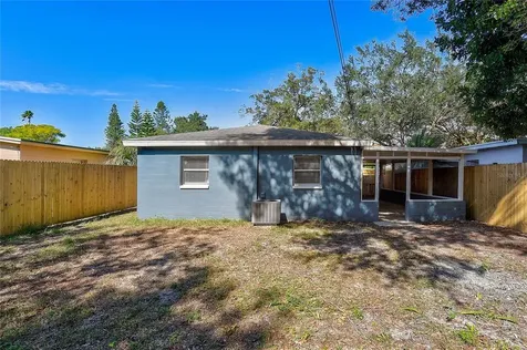 7528 37th Avenue N St Petersburg FL 33710