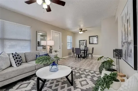 7528 37th Avenue N St Petersburg FL 33710
