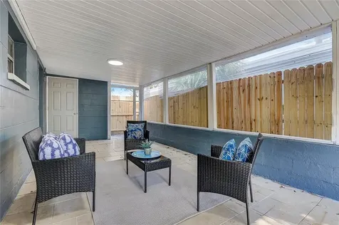 7528 37th Avenue N St Petersburg FL 33710