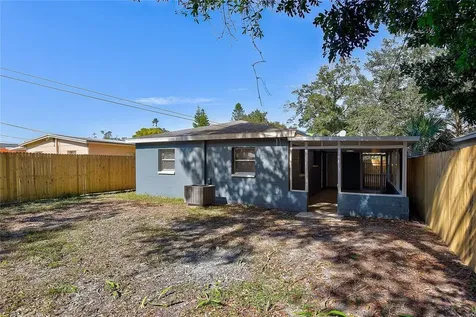 7528 37th Avenue N St Petersburg FL 33710