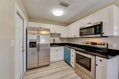 7528 37th Avenue N St Petersburg FL 33710