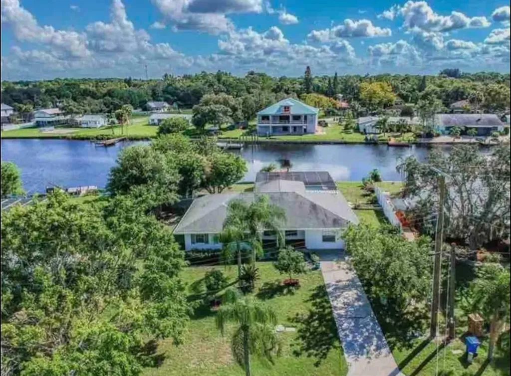 818 Blue Heron Boulevard Ruskin FL 33570