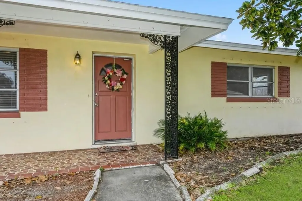 10843 90th Avenue Seminole FL 33772