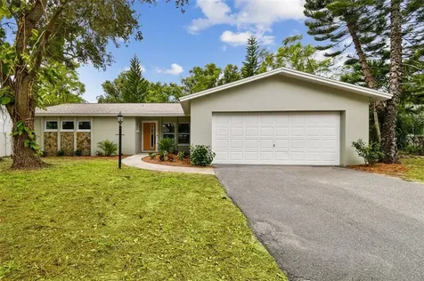 8464 136th Street Seminole FL 33776