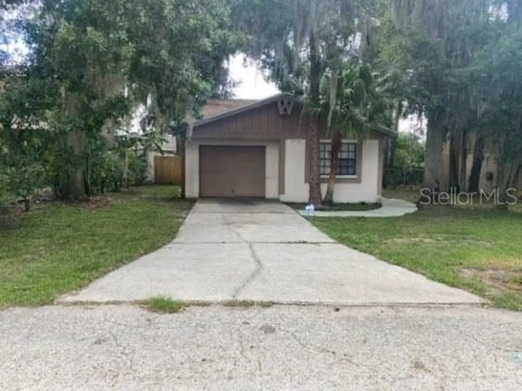 3310 W Oak Avenue Plant City FL 33563