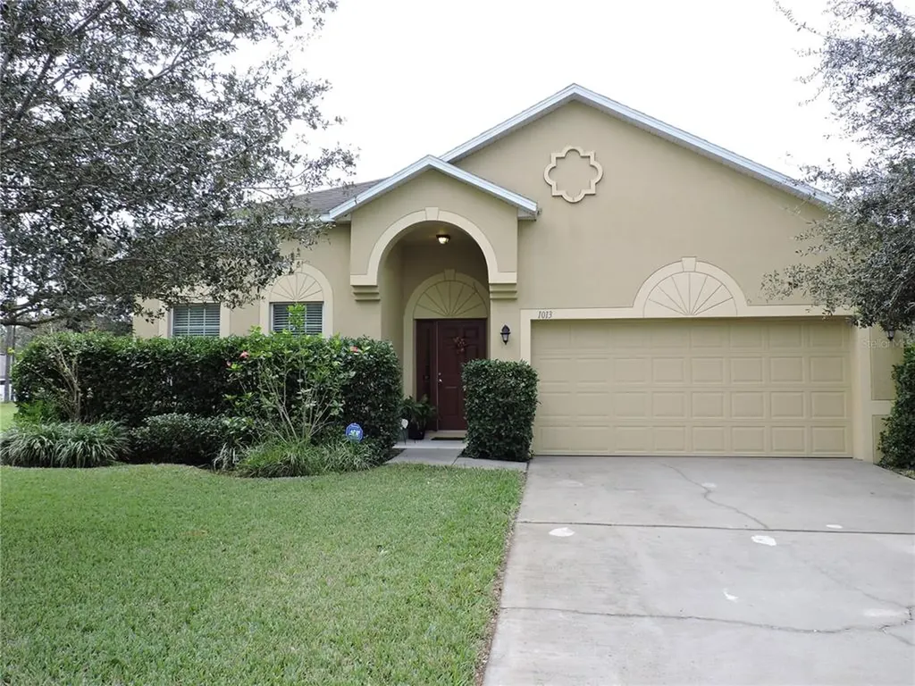 1013 Evans Loop Lake Wales FL 33853