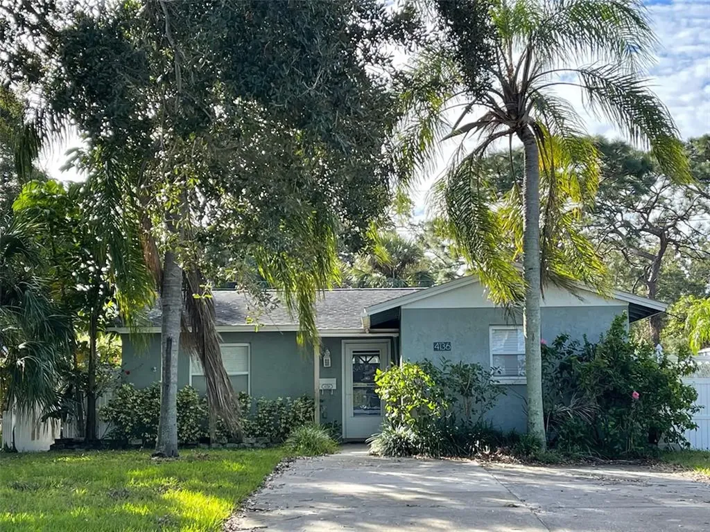 4136 13th Avenue N St Petersburg FL 33713