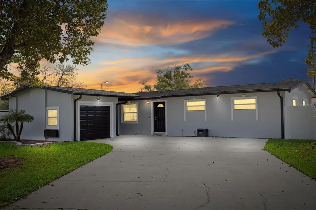 836 Iron Oak Drive Orlando FL 32809