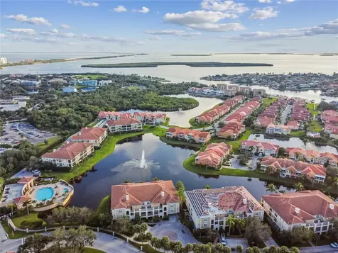18 Franklin Court S St Petersburg FL 33711