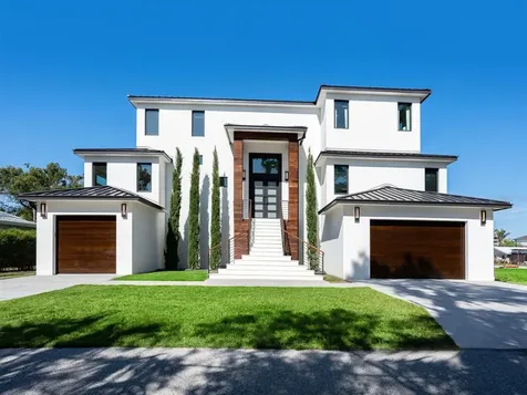 545 Kingfisher Lane Longboat Key FL 34228
