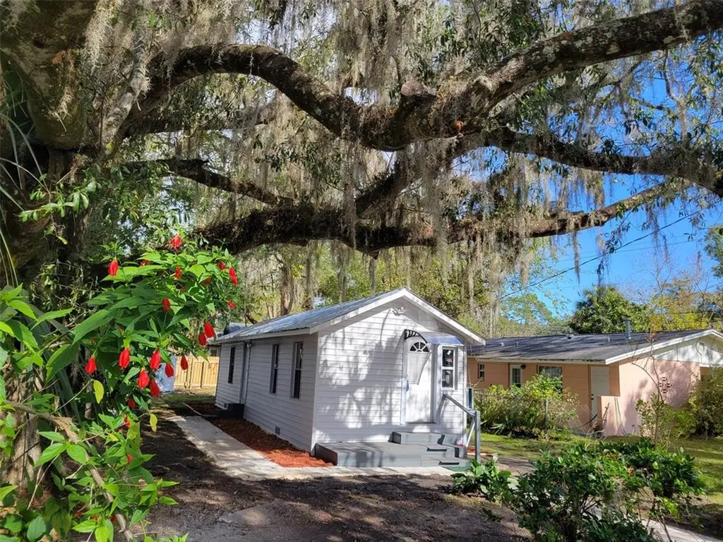 2140 NE 7th Place Gainesville FL 32641