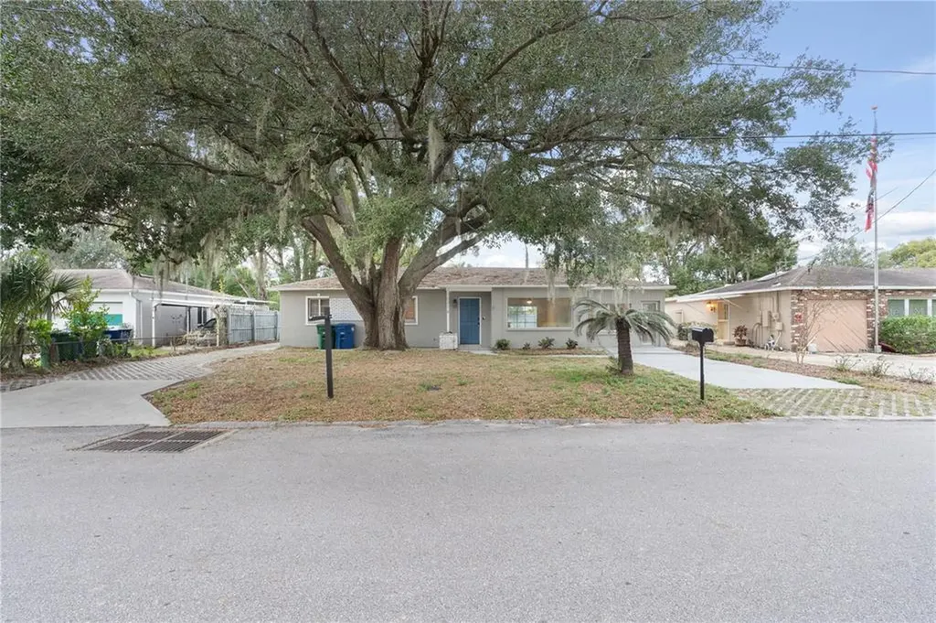 10314 N Oakleaf Avenue Tampa FL 33612