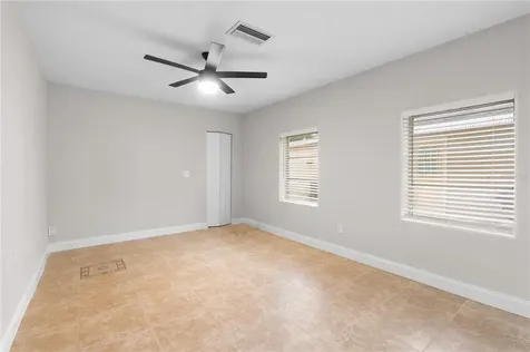 10314 N Oakleaf Avenue Tampa FL 33612
