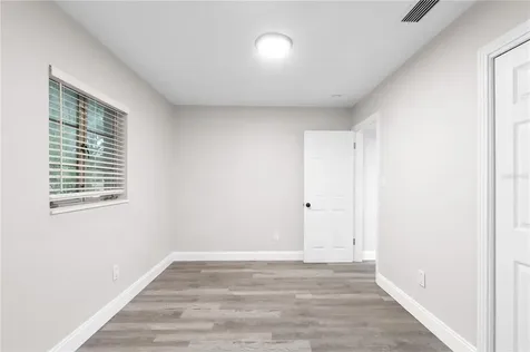 10314 N Oakleaf Avenue Tampa FL 33612