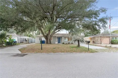 10314 N Oakleaf Avenue Tampa FL 33612