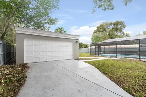 10314 N Oakleaf Avenue Tampa FL 33612