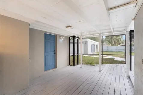 10314 N Oakleaf Avenue Tampa FL 33612