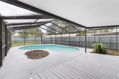 10314 N Oakleaf Avenue Tampa FL 33612