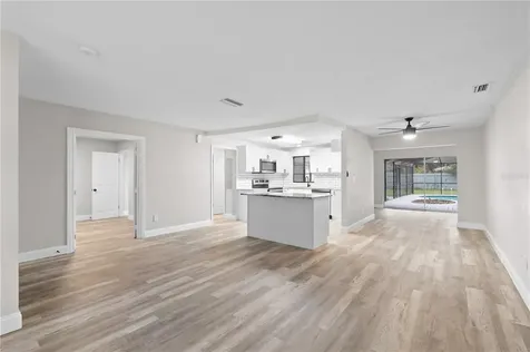 10314 N Oakleaf Avenue Tampa FL 33612