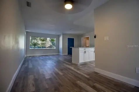 10314 N Oakleaf Avenue Tampa FL 33612