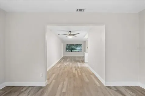 10314 N Oakleaf Avenue Tampa FL 33612