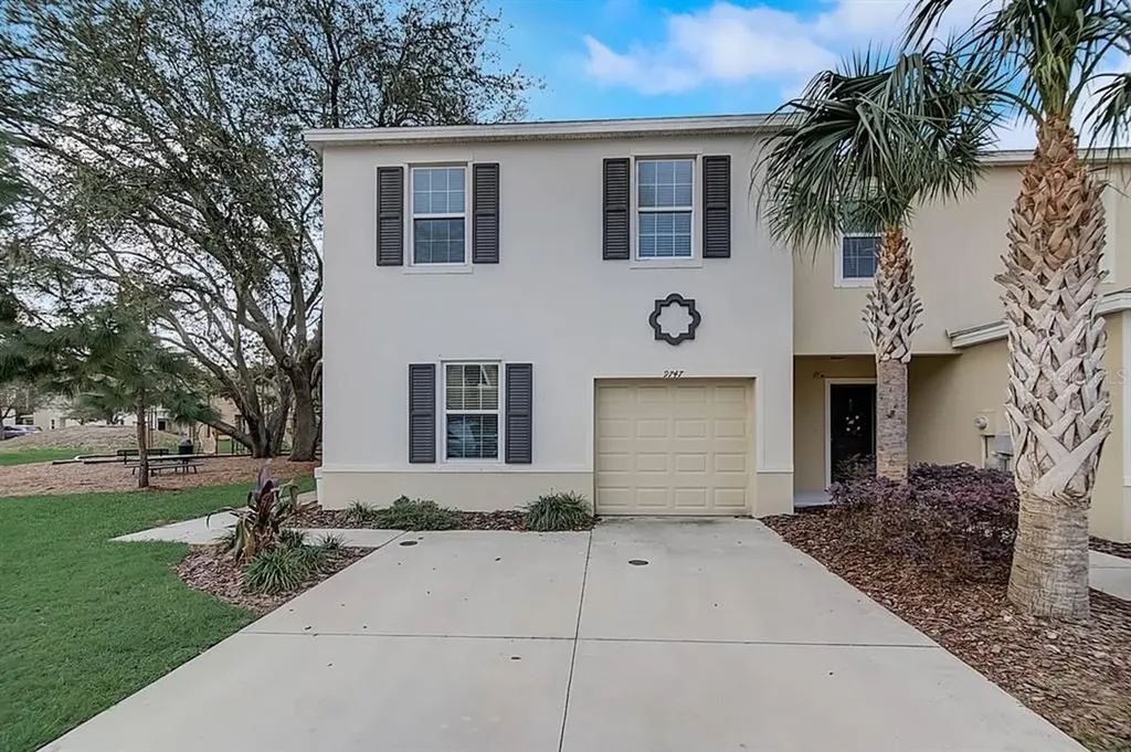 9747 Hound Chase Drive Gibsonton FL 33534