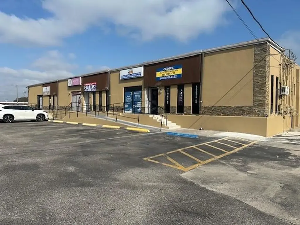 1011 W Lancaster Road Orlando FL 32809