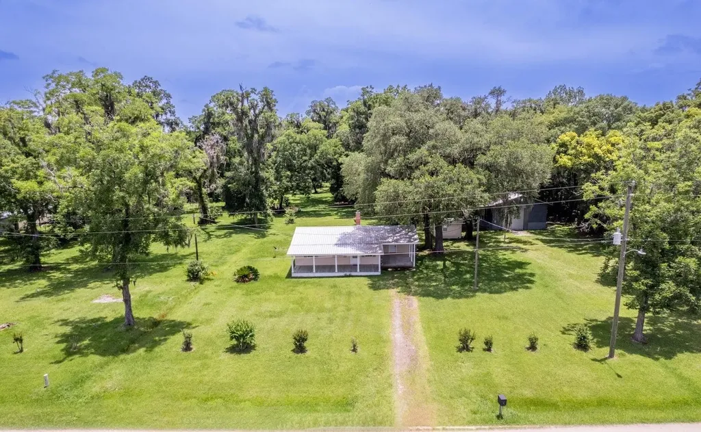 22583 NE 1st Street Lawtey FL 32058