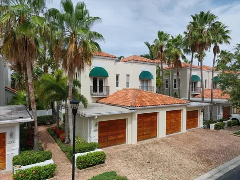 1135 Abbeys Way Tampa FL 33602