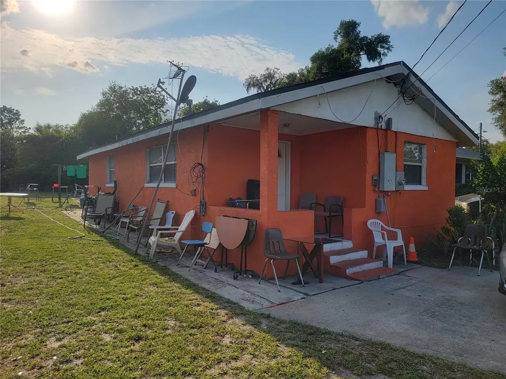 1204 S Parsons Avenue Deland FL 32720