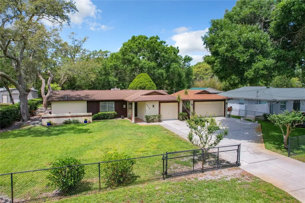 8516 Claonia Street Tampa FL 33614