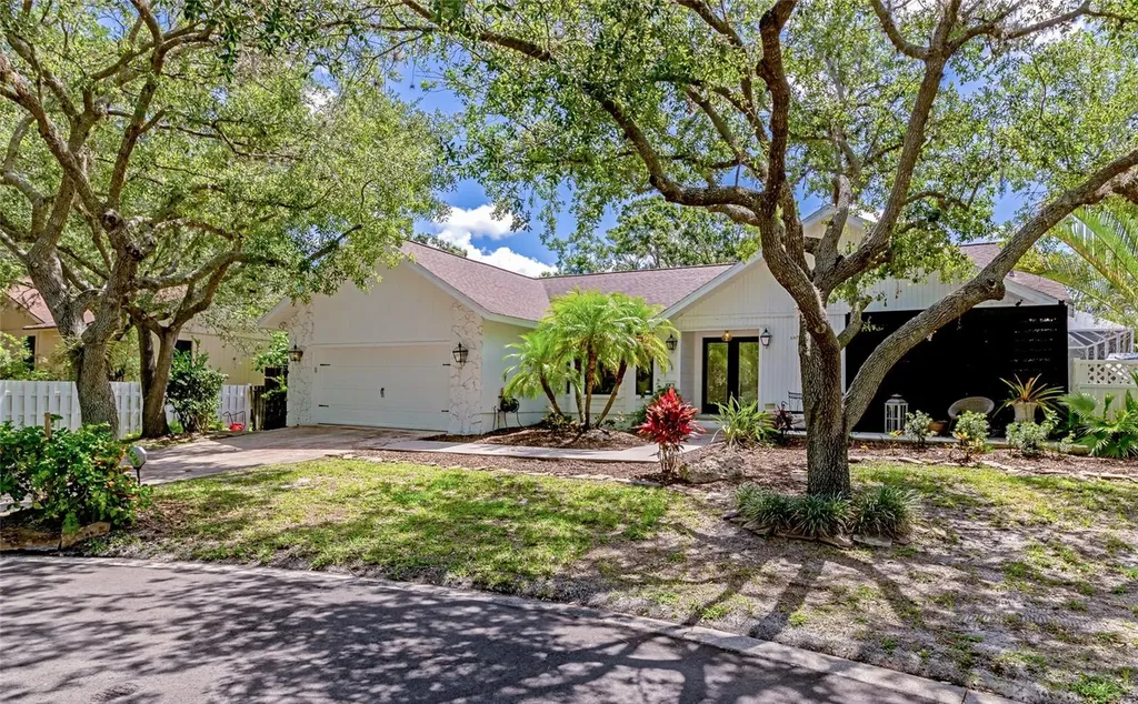 4339 Brackenwood Court Sarasota FL 34232