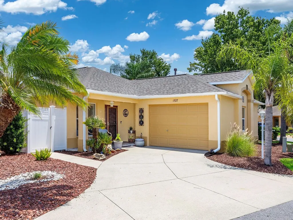 1527 Barnwell Place The Villages FL 32162