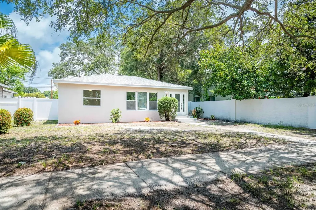 5717 1st Avenue N St Petersburg FL 33710