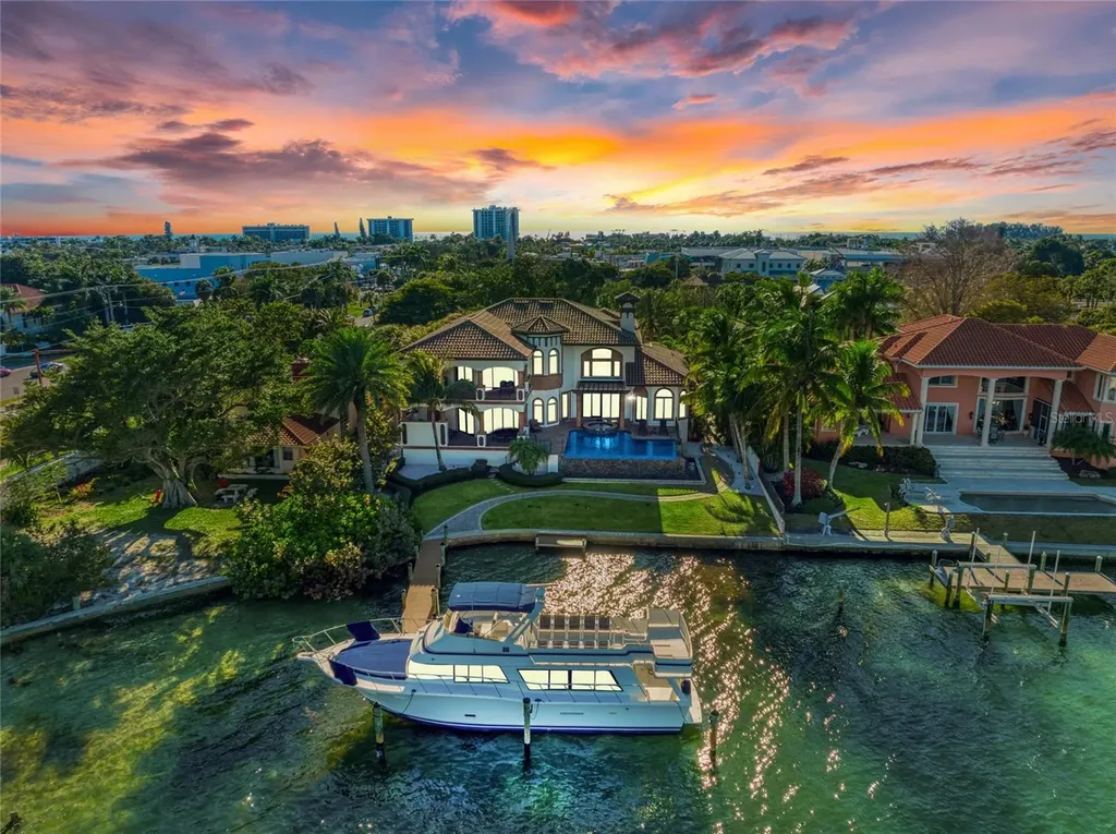 14 N Washington Drive Sarasota FL 34236